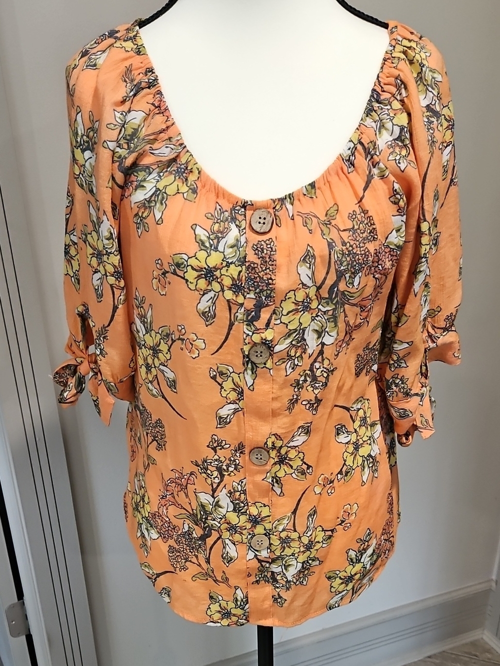 Unique Spectrum Peach Floral Scoop-Neck Button Front Blouse